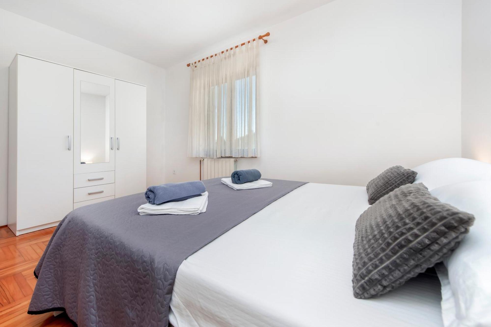 Apartments Luce Ровинь Экстерьер фото